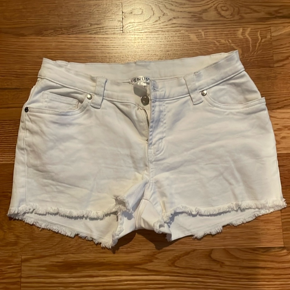 Venus - White shorts - Size 6